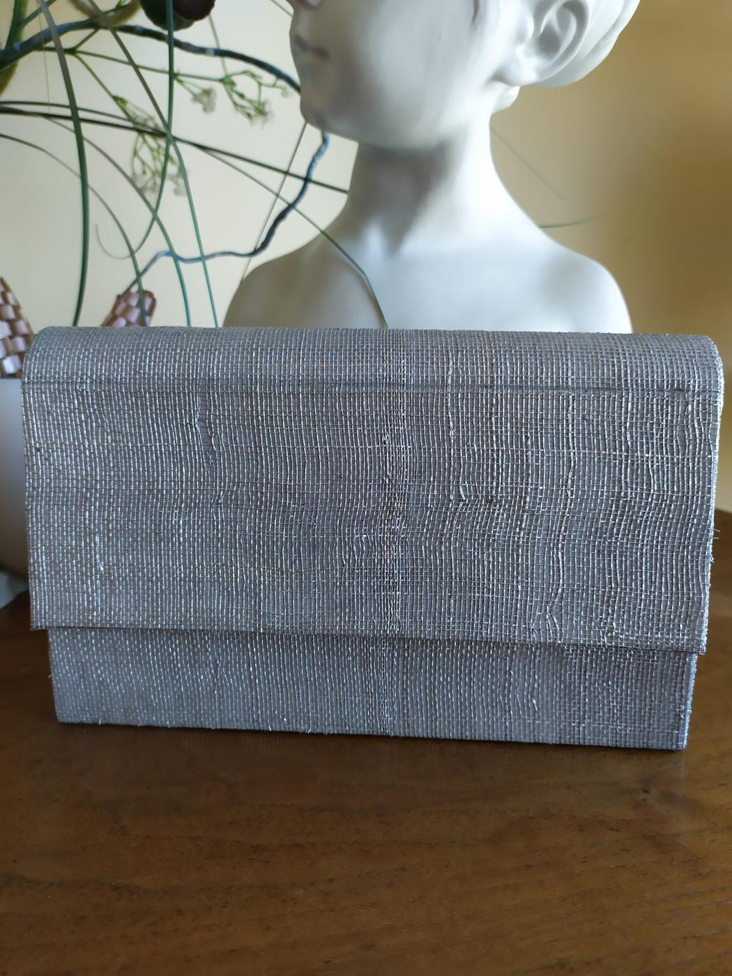 Pochette rectangle gris clair