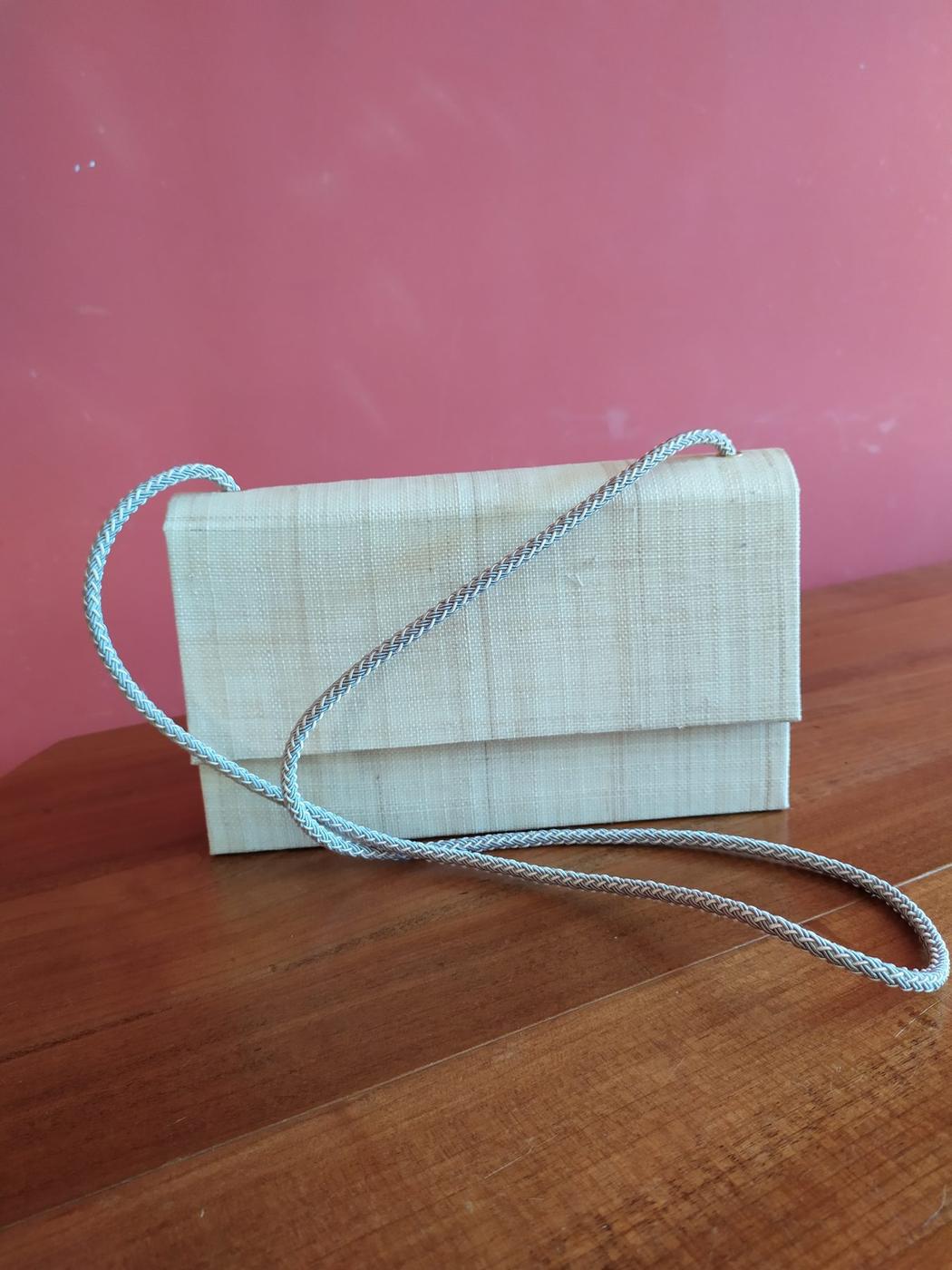 Pochette rectangle vert d'eau avec cordon