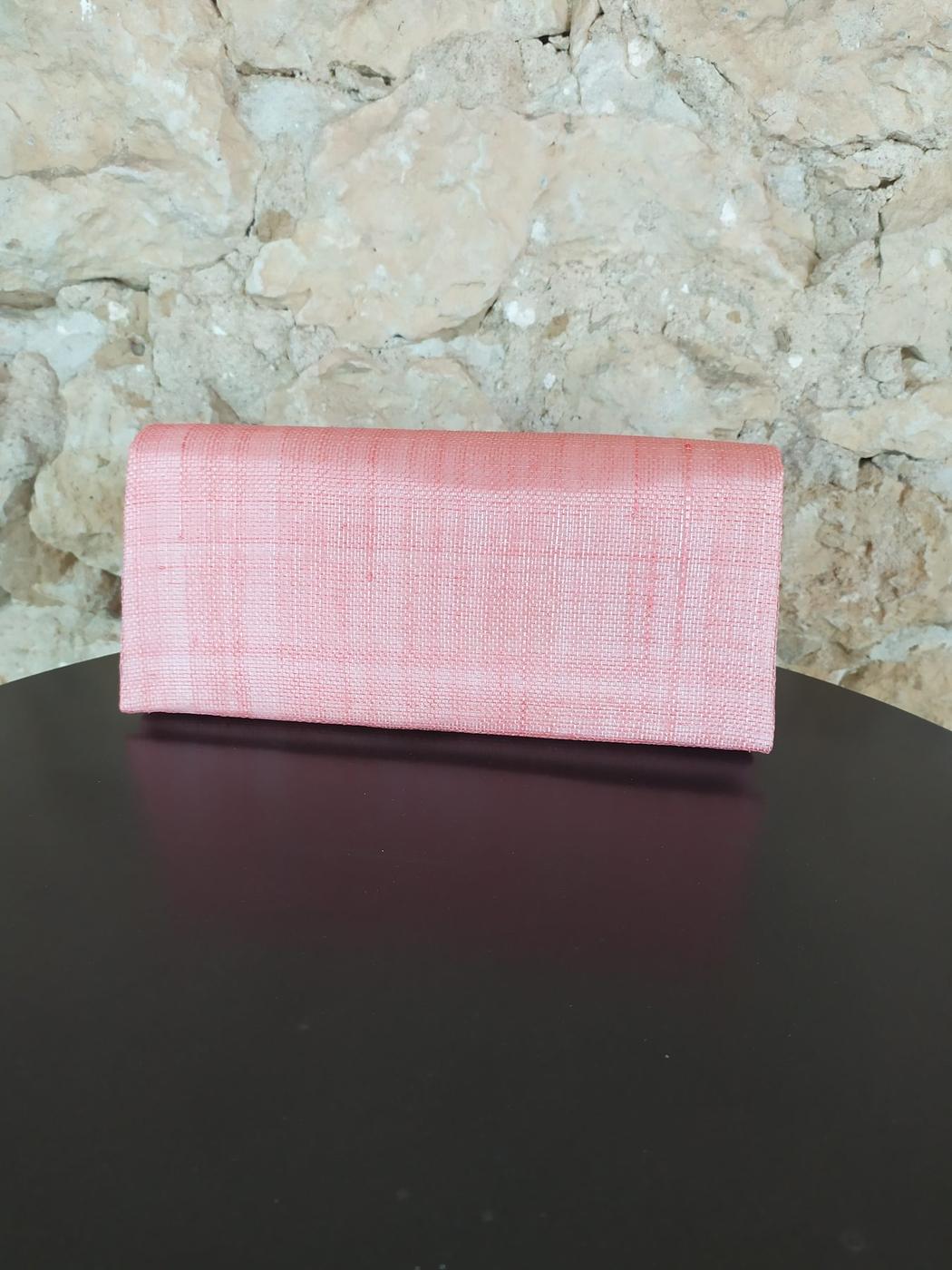 Pochette molletonnée rose, cordon torsadé