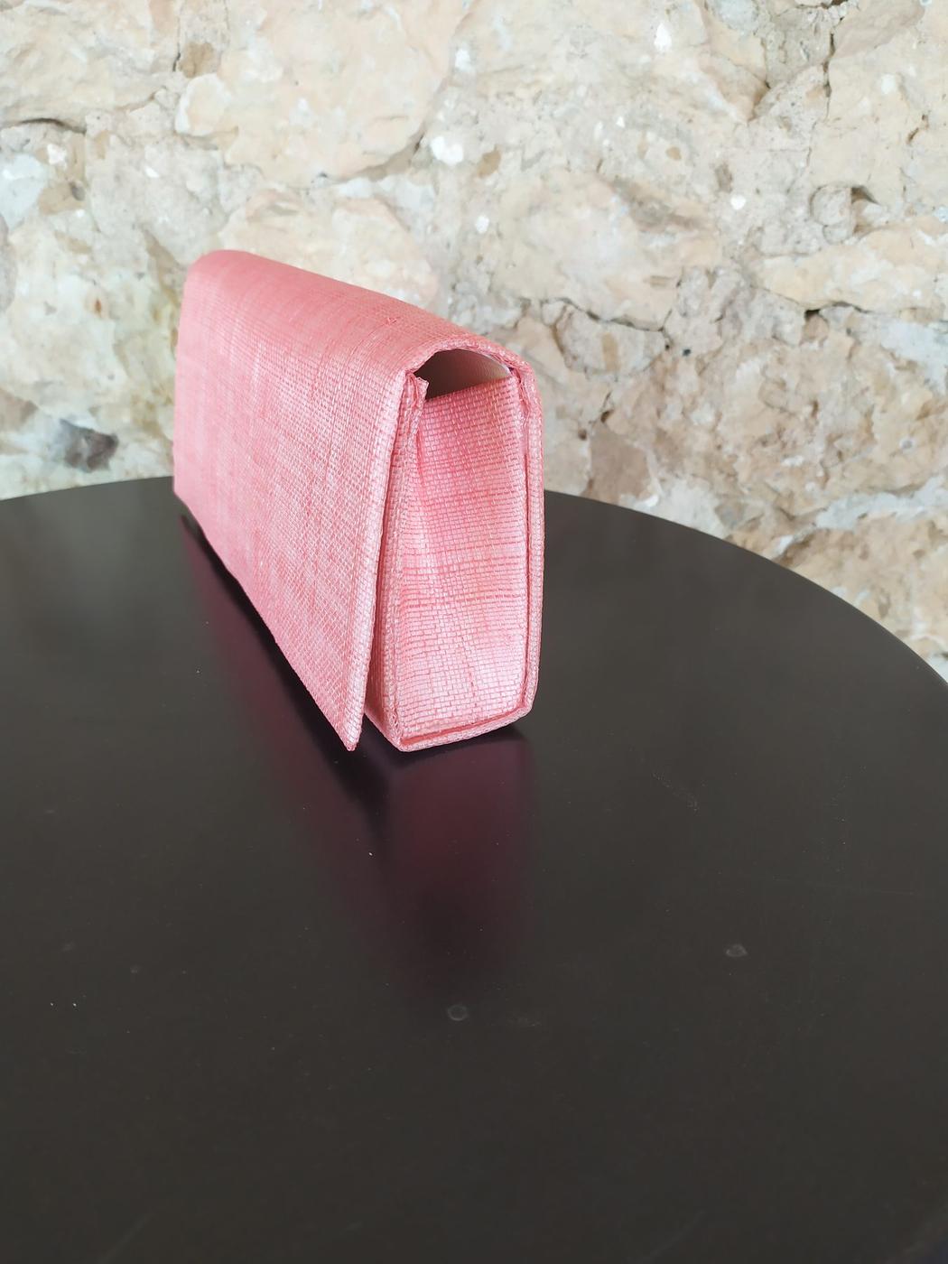 Pochette molletonnée rose, profil